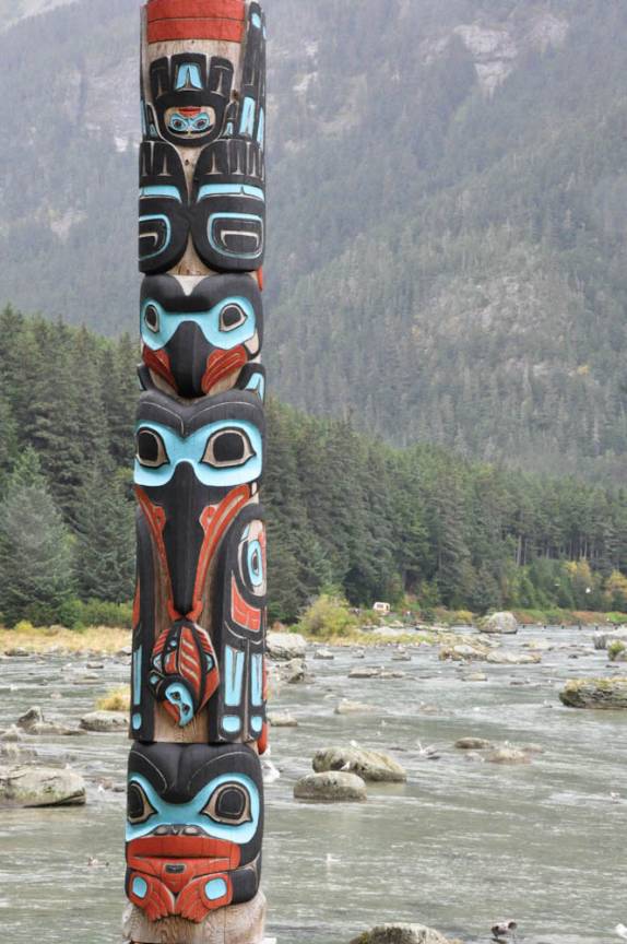 Toten indígena em Haines, no sudeste do Alaska